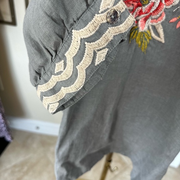 Johnny Was size Med the Cecille boxy Gray Embroidered 3/4 Sleeve Blouse linen - Picture 7 of 12